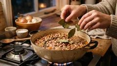 Kuinka valmistaa kuivattuja papuja vaivattomasti: 5 helppoa tapaa saada ne pehmeiksi ja saada niistä hyvää liemiä.